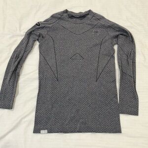 Kalenji size small women’s gray ventilated running top Long Sleeve shirt